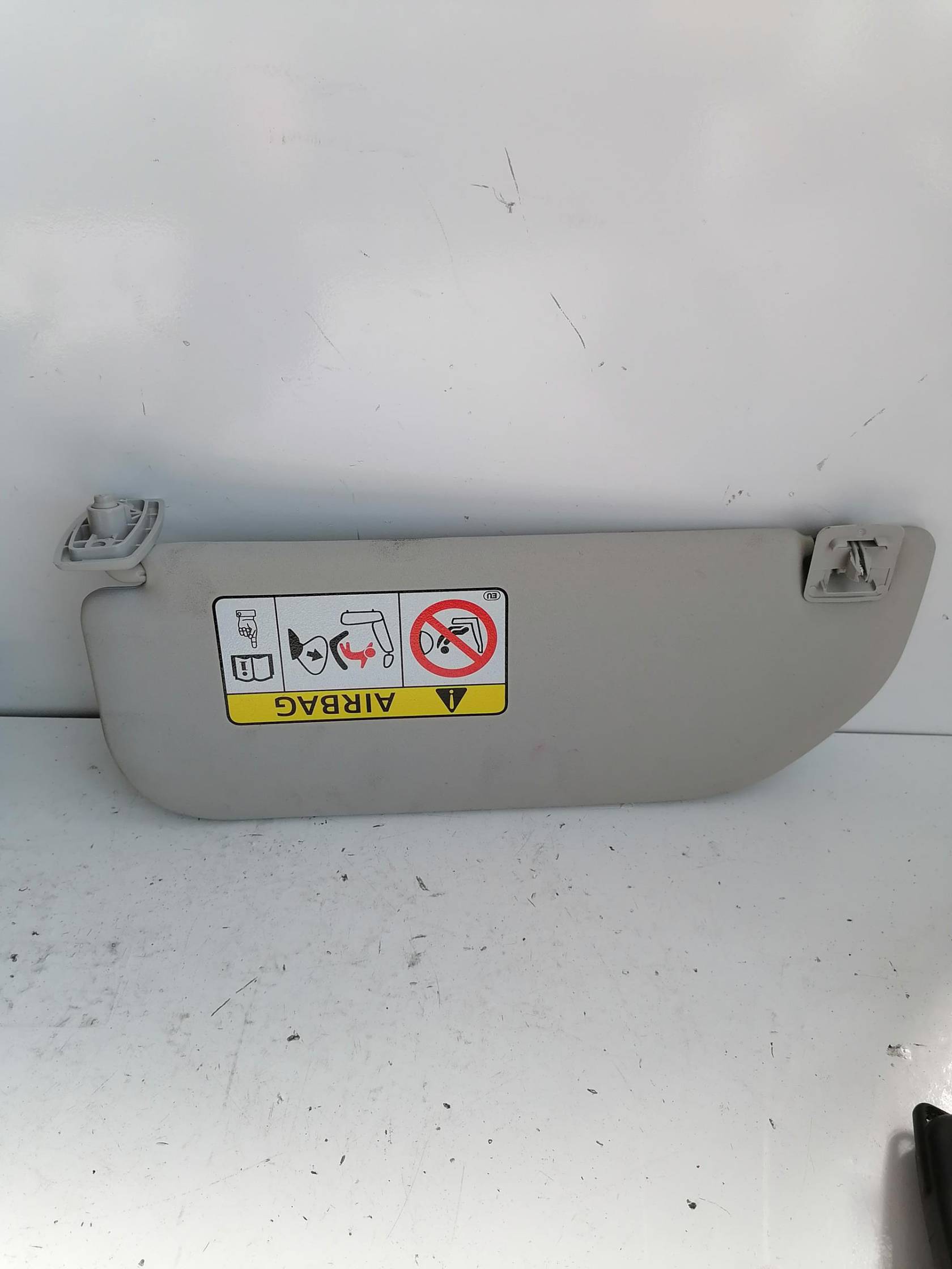 Aletta parasole parabrezza